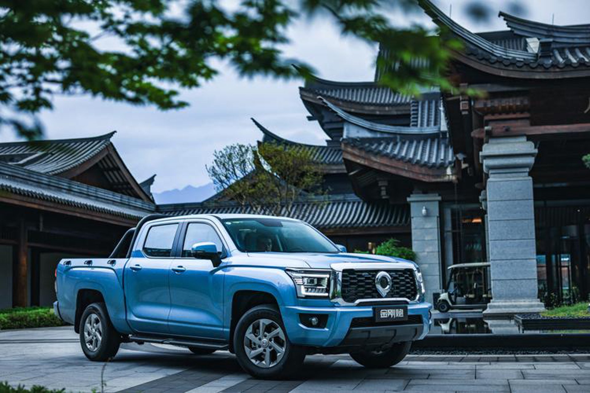华奥汽车